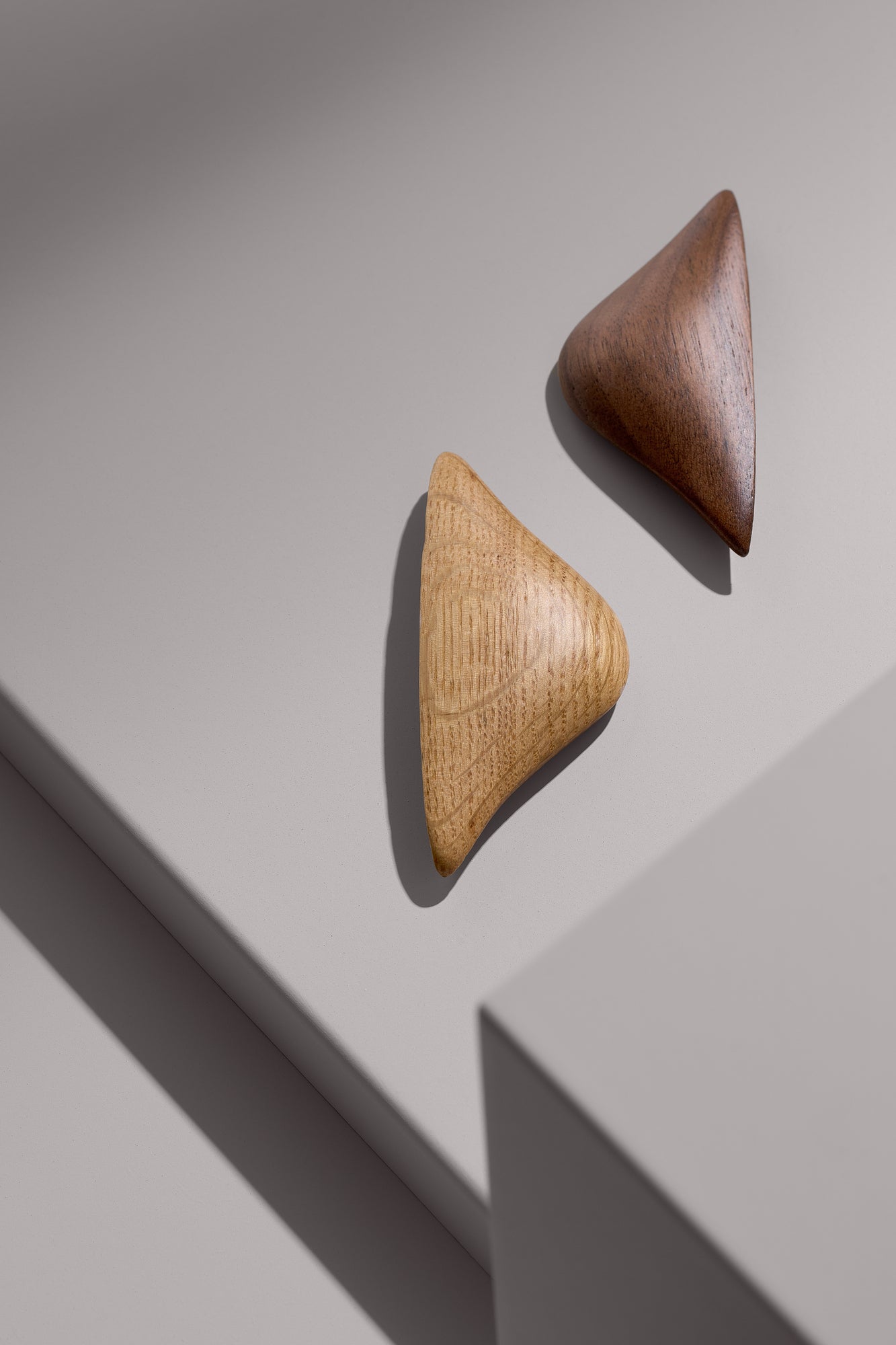 Lacquered Oak 