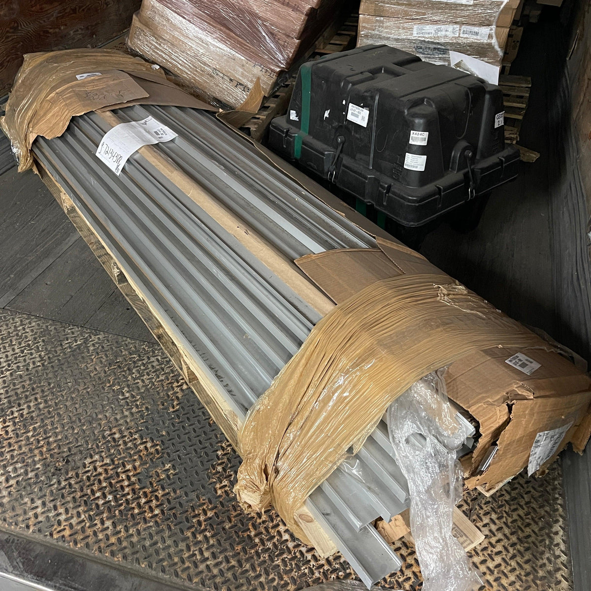 CAMFIL USA 109 Pieces of Aluminum Trim Extrusion Fil UI 3
