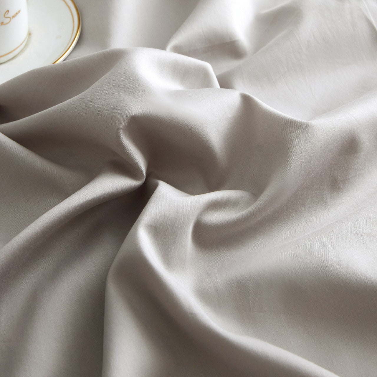 Dolce Mela Ruffle Bedding Luxury Duvet Cover Set  - Alexander