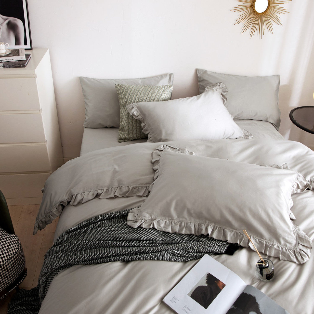 Dolce Mela Ruffle Bedding Luxury Duvet Cover Set  - Alexander