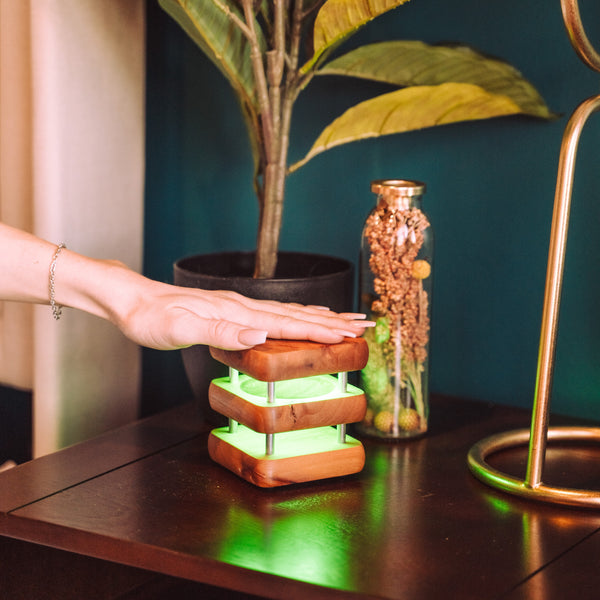 Mini Square Mid-Century Design Natural Friendship Lamp – Compact Retro Wi-Fi Touch Lamp for Connection