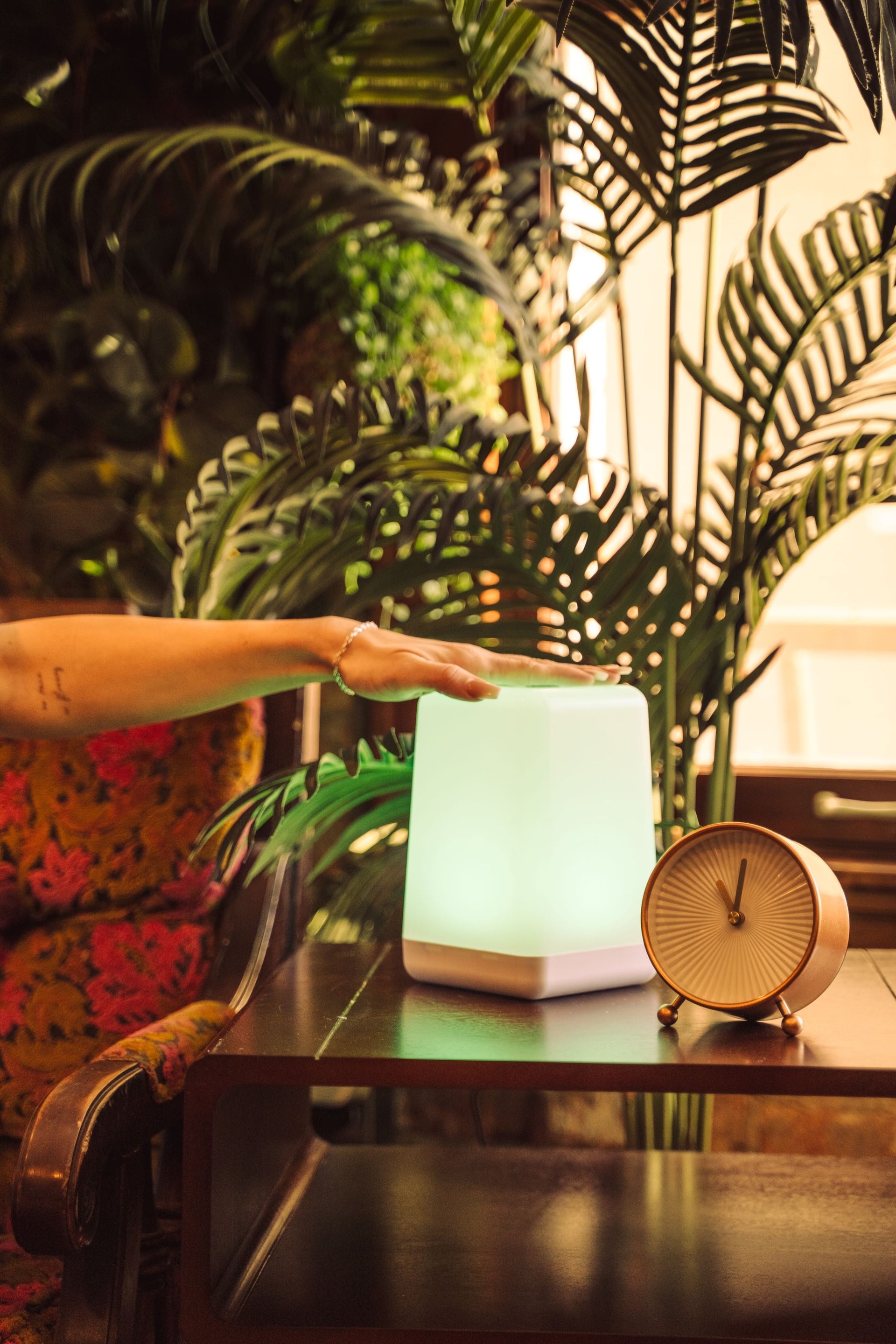 FriendLi Subscription Friendship Lamp – Wi-Fi Touch Lamp with Remote Touch Subscription
