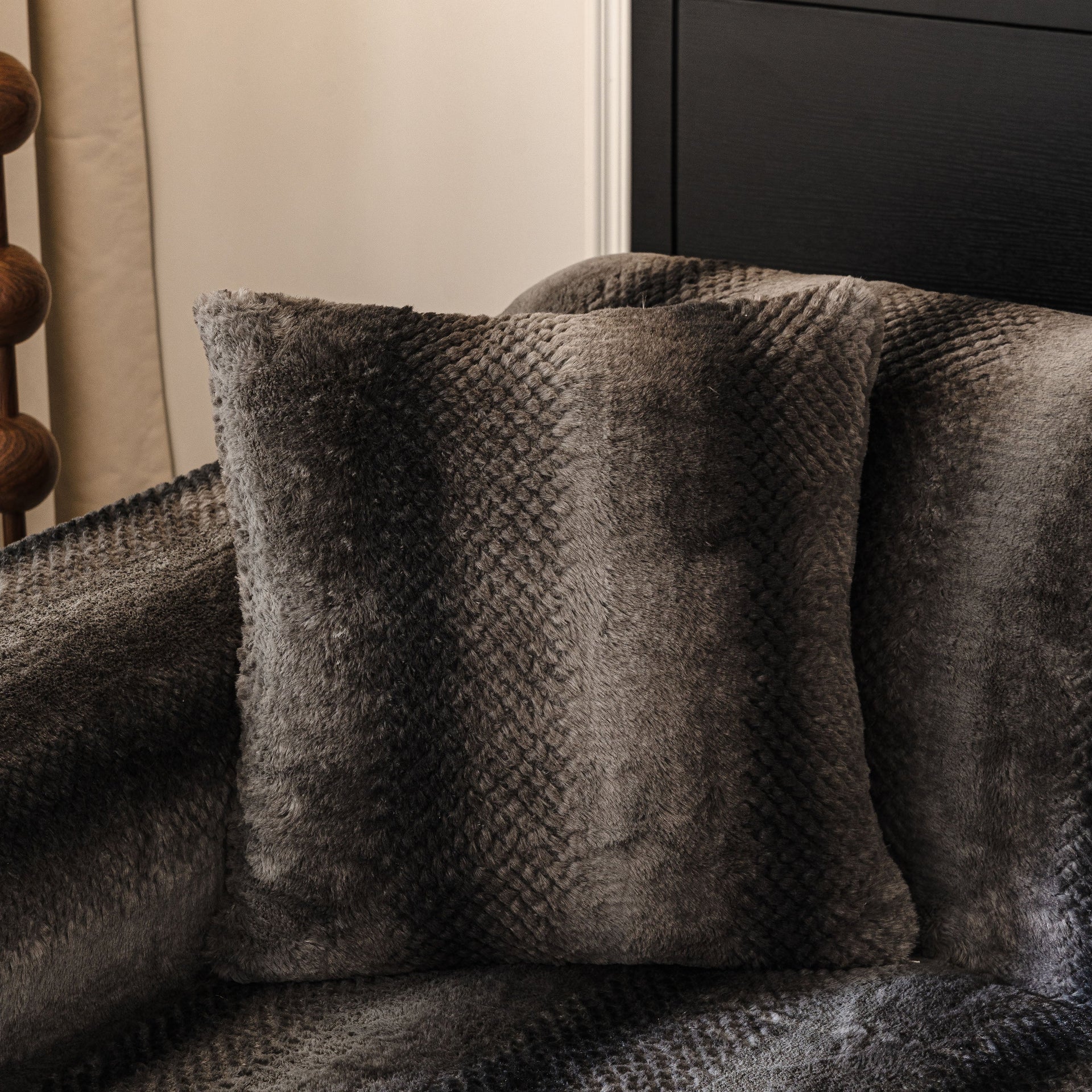 Faux Fur Sofa Cover Washable Furniture Protector for Sectional Warm & Fuzzy Slipcover