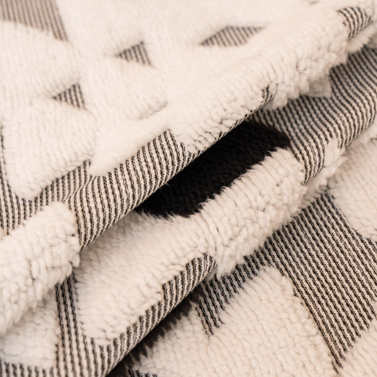 Bohemian Tufted Sofa Cover, Soft Sherpa Fleece Throw Blanket with 3D Aztec Geometric