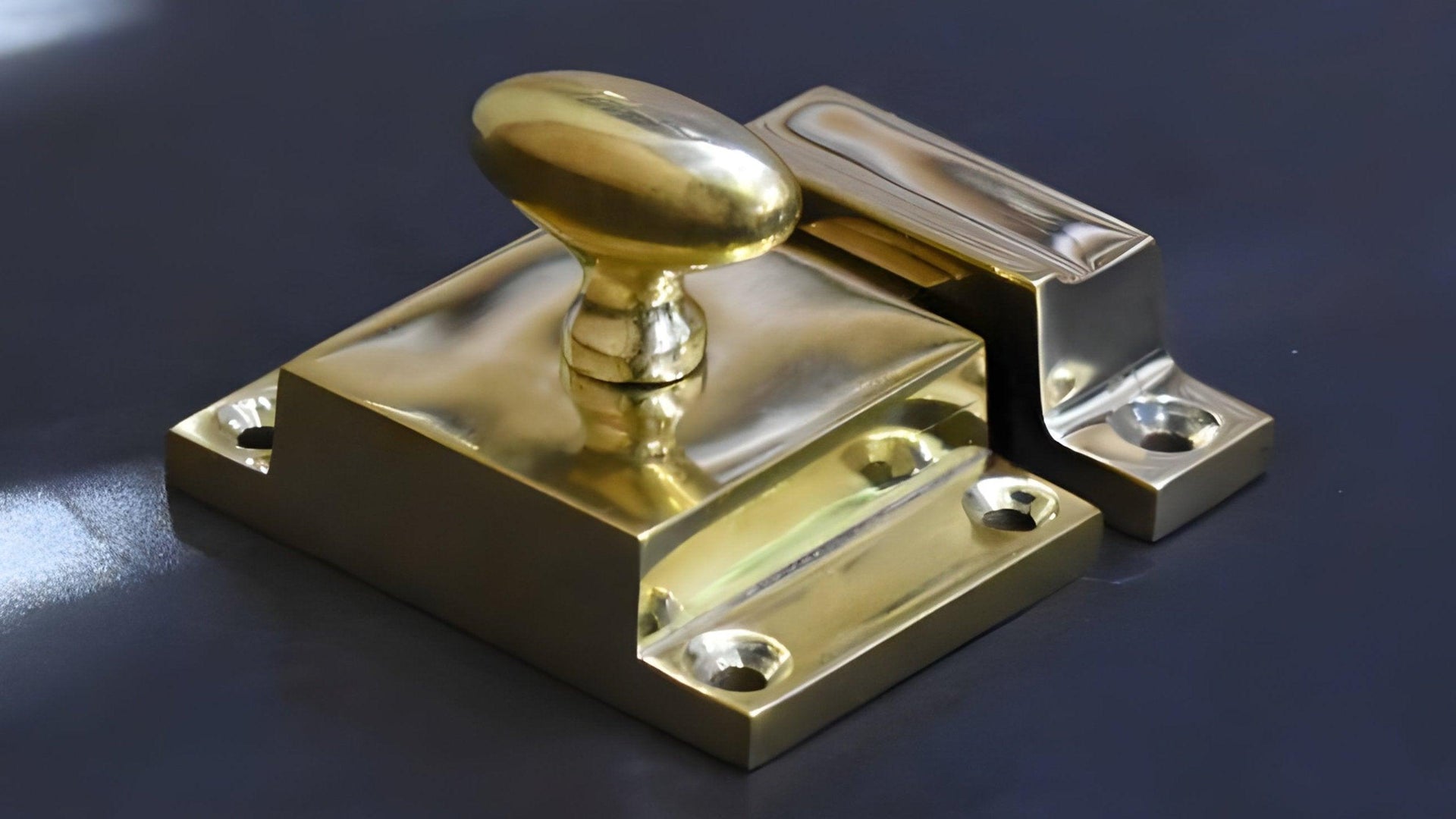 Cabinet Latch - Unlacquered Brass Polished