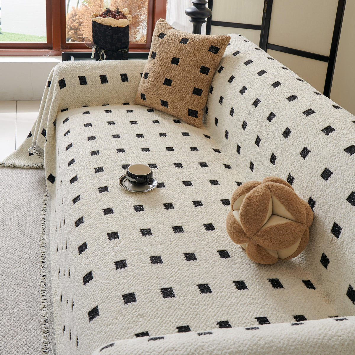 Sofa Throw Blanket with Woven Geometric Pattern & Tassels, Soft & Thick Couch Cover