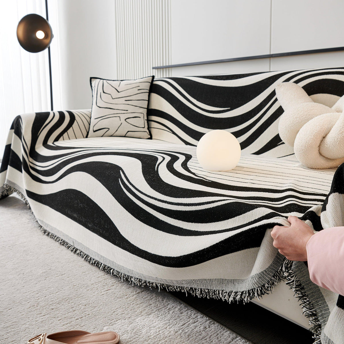 Soft Cozy Curved Throw Blankets for Couch, Sofa, Bed, Travel, Decorative Blankets for Women, Men, Kids Gift