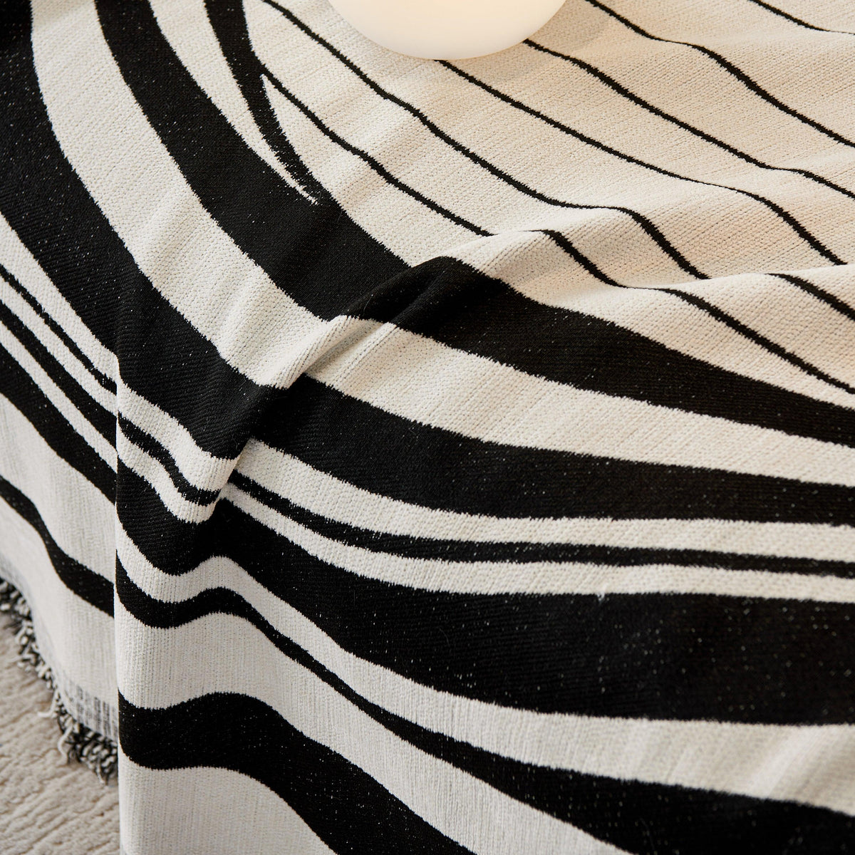 Soft Cozy Curved Throw Blankets for Couch, Sofa, Bed, Travel, Decorative Blankets for Women, Men, Kids Gift
