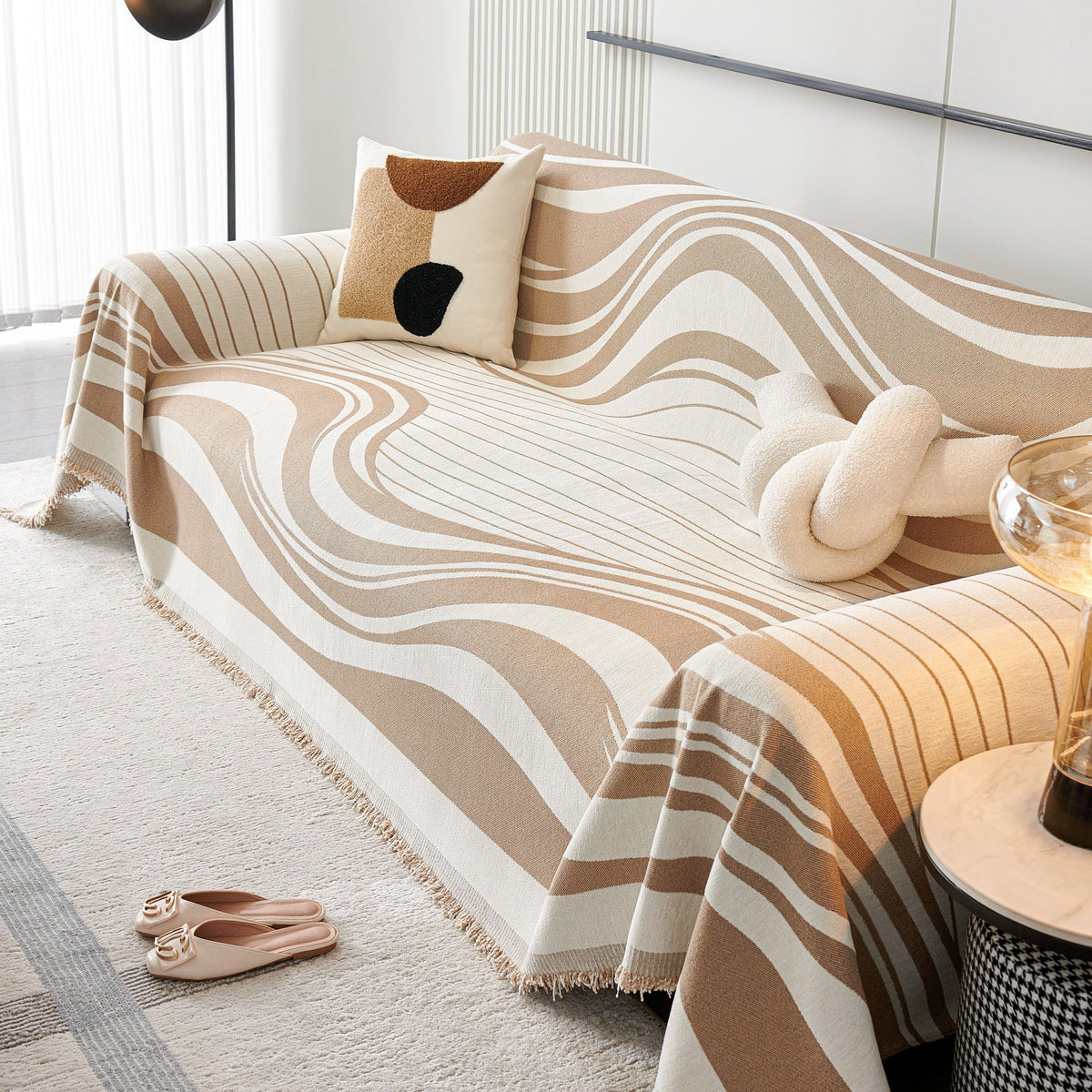 Soft Cozy Curved Throw Blankets for Couch, Sofa, Bed, Travel, Decorative Blankets for Women, Men, Kids Gift