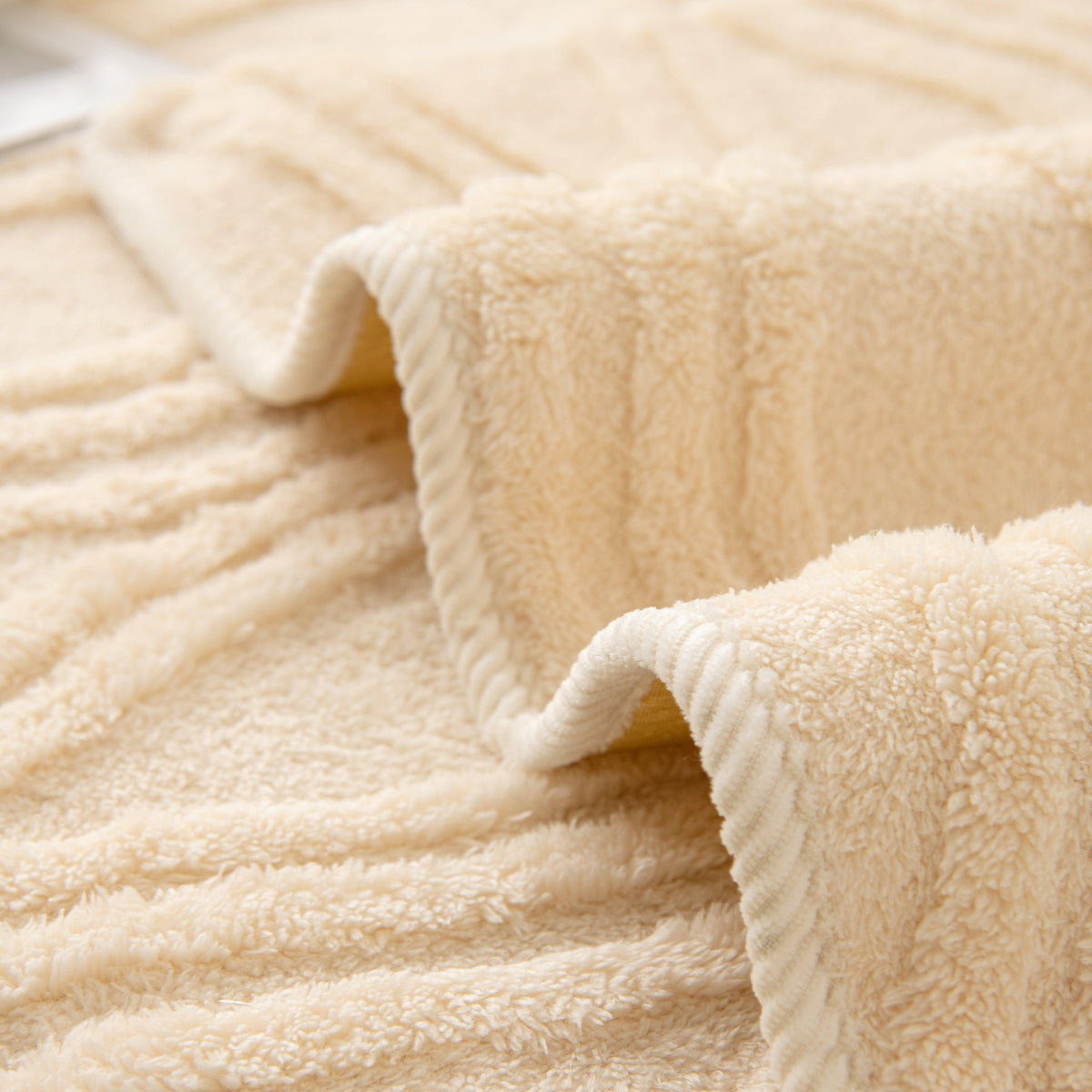 Winter Thickened Non-slip Blanket, Three-Dimensional Embossed Cotton Velvet Sofa Cover