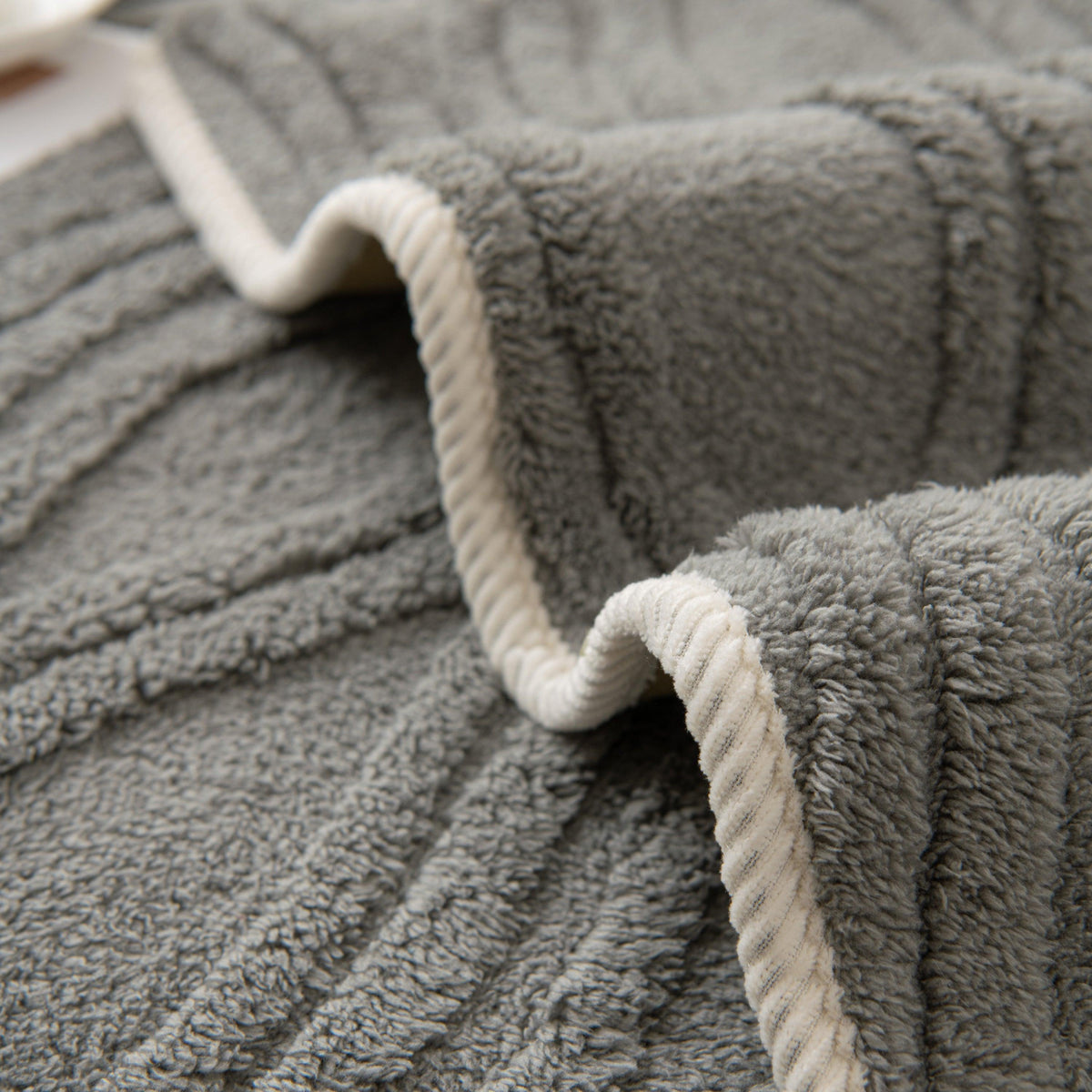 Winter Thickened Non-slip Blanket, Three-Dimensional Embossed Cotton Velvet Sofa Cover