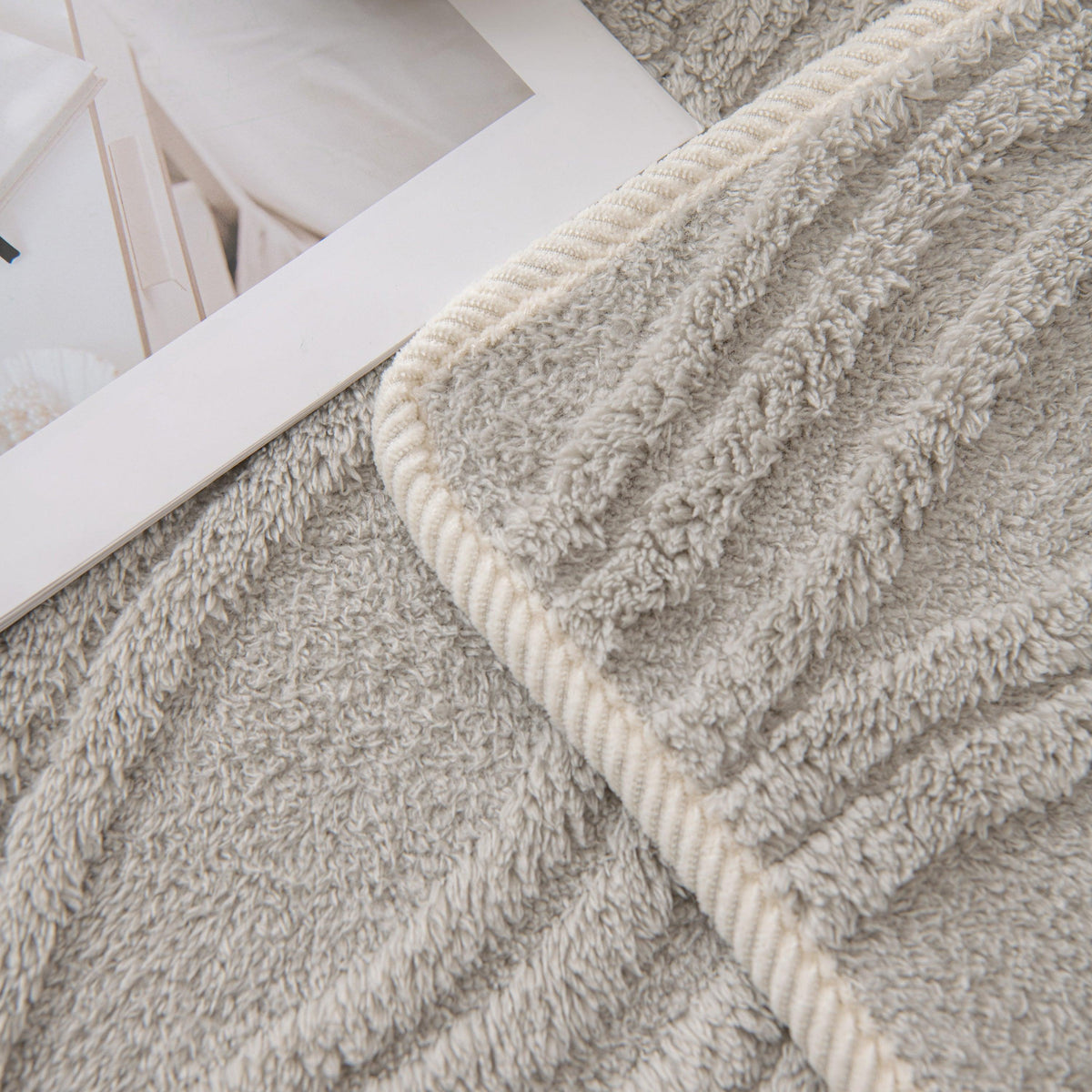 Winter Thickened Non-slip Blanket, Three-Dimensional Embossed Cotton Velvet Sofa Cover