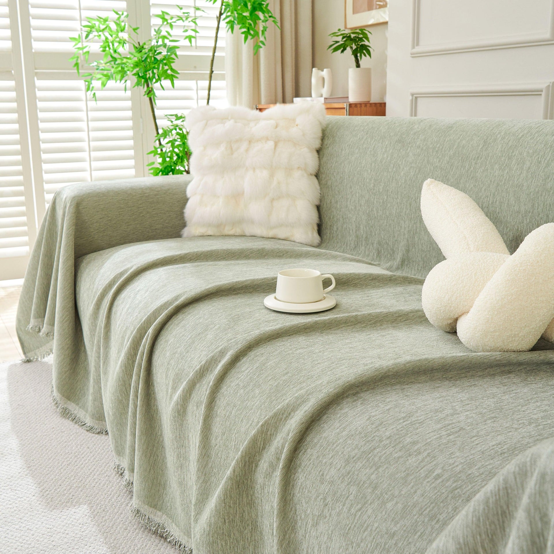 Solid Color Chenille Sofa Throw Blanket, Modern Decor Soft Couch Cover with Fringes