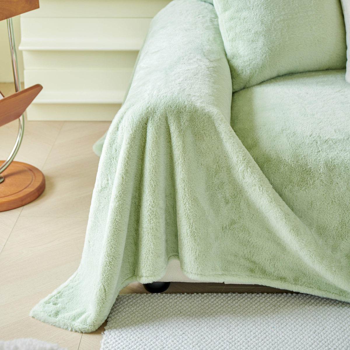 Faux Fur Smooth Plush Comfy Couch Covers, Soft Thicked Durable Blankets and Throws for Sofas
