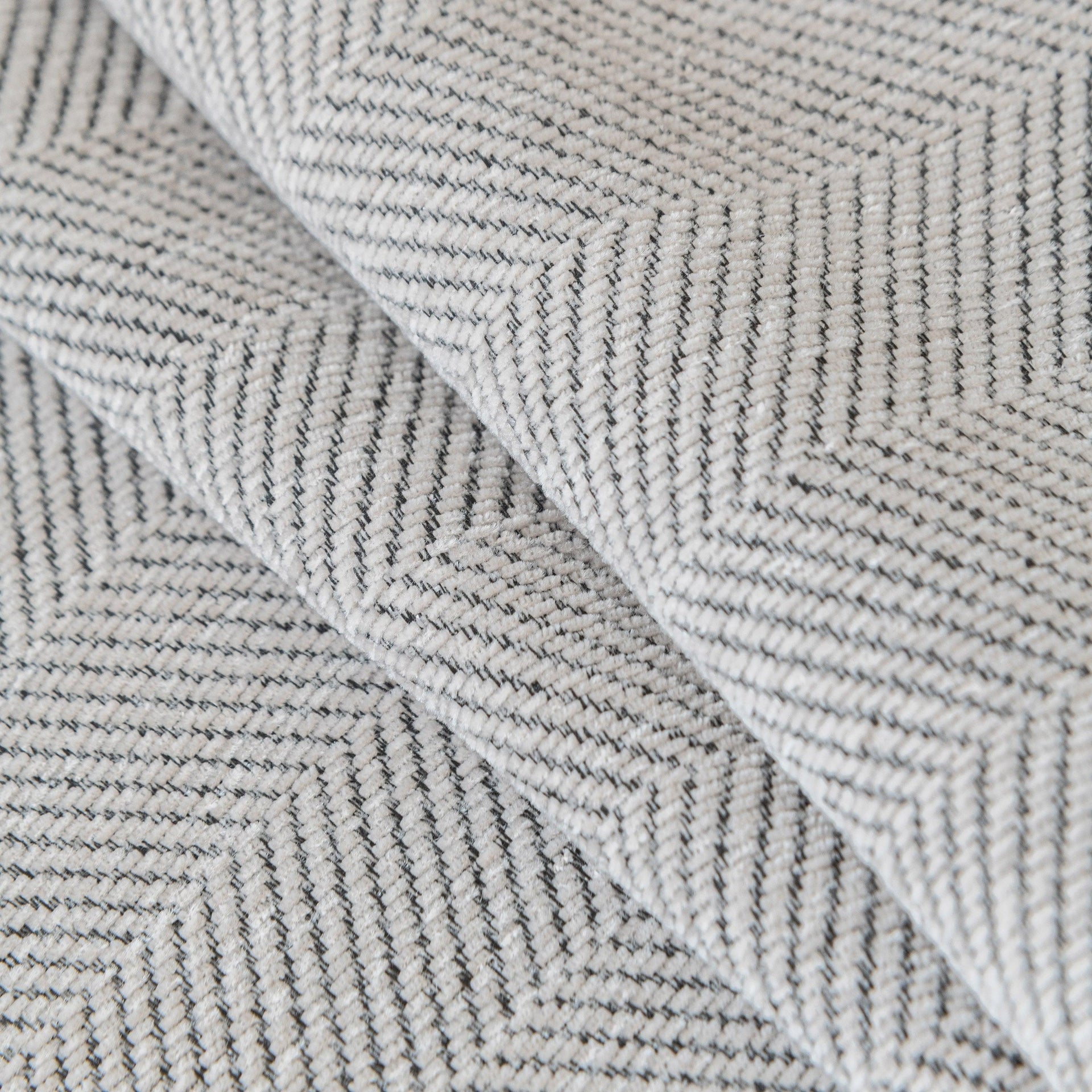 Boho Herringbone Sofa Throw Blanket with Pom Pom Tassels Stylish Furniture Slipcover