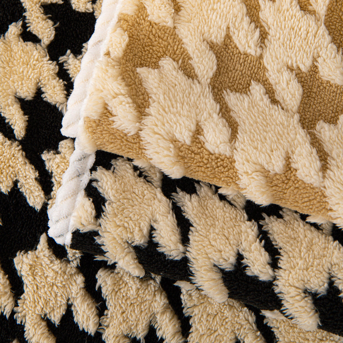 Winter Thickened Sherpa Fleece Houndstooth Sofa Cushion, Non-slip Sofa Cover with Plush