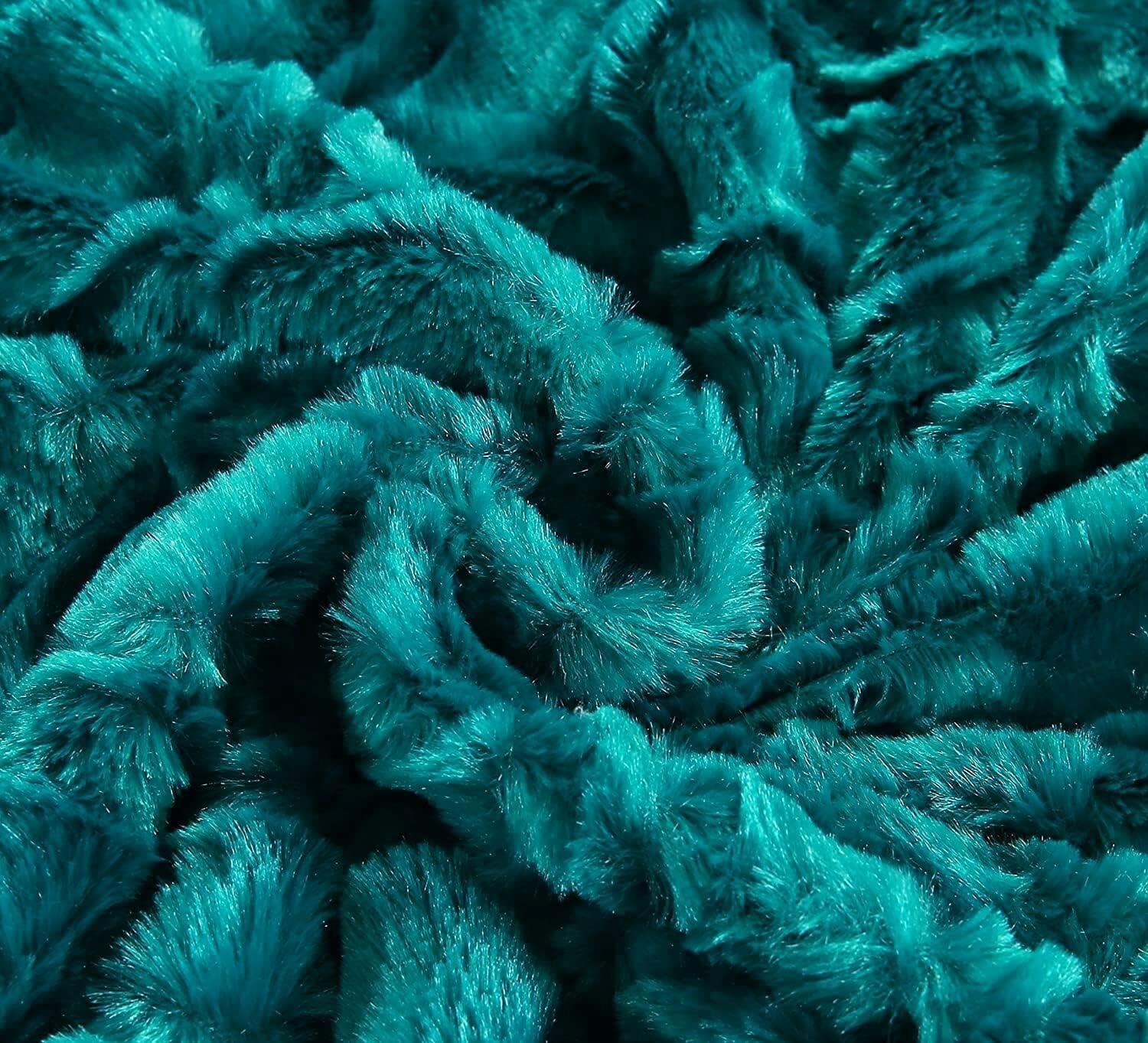DaDa Bedding Mermaid Scales Emerald Green Blue w/ Sherpa Backside Faux Fur Throw Blanket (BL-171805)