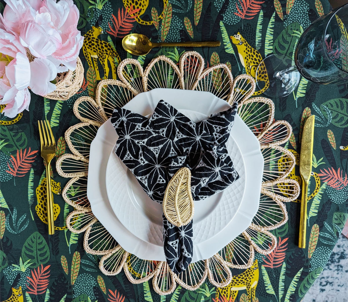 Daisy Handwoven Iraca Placemat