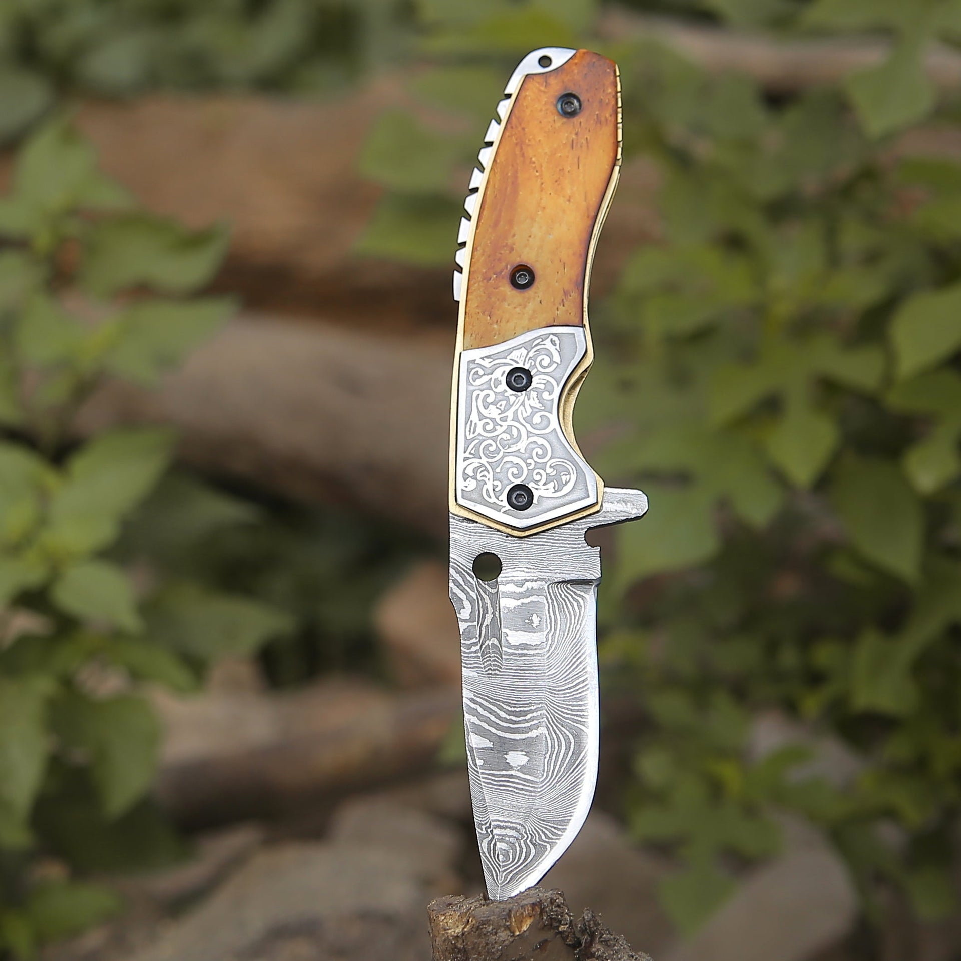 Reckoner Damascus Pocket Knife with Charred Bone Handle