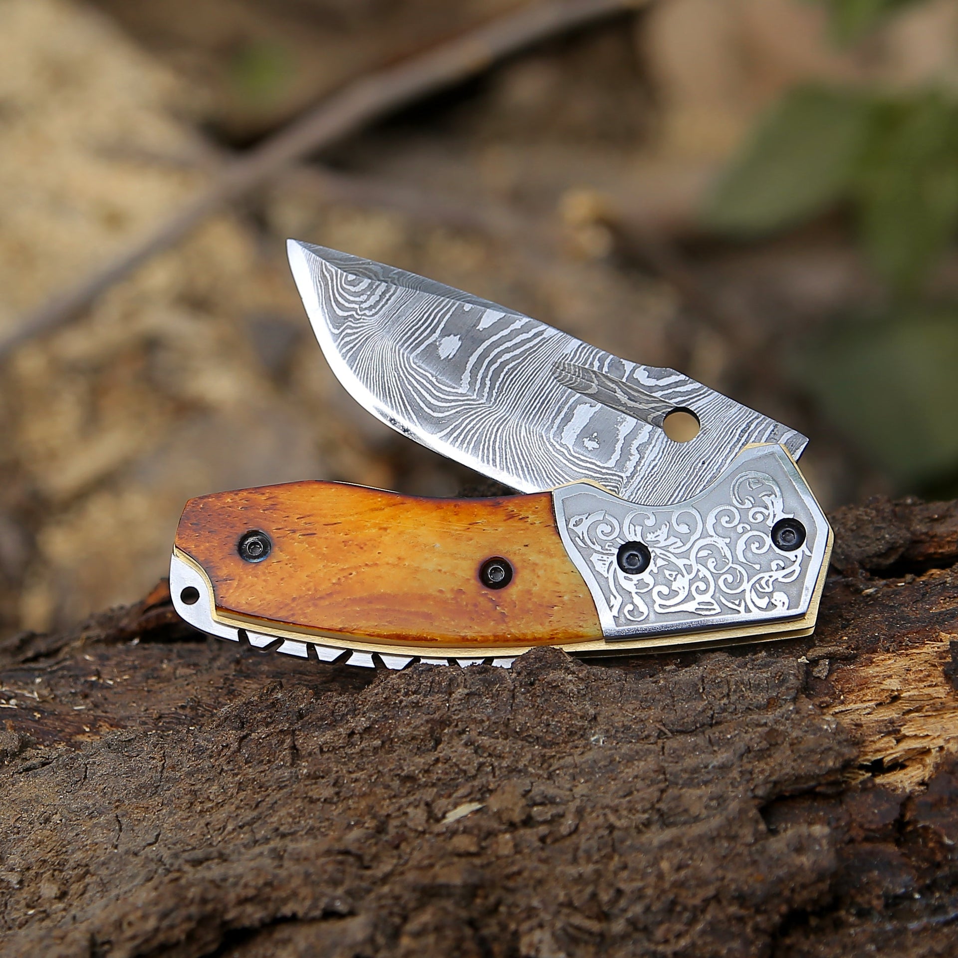 Reckoner Damascus Pocket Knife with Charred Bone Handle