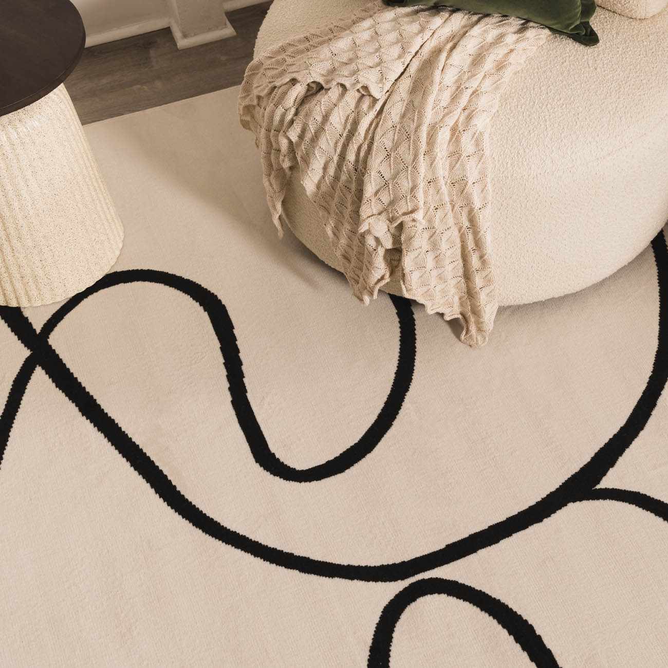 Eilir Modern Low Profile Boho Rug