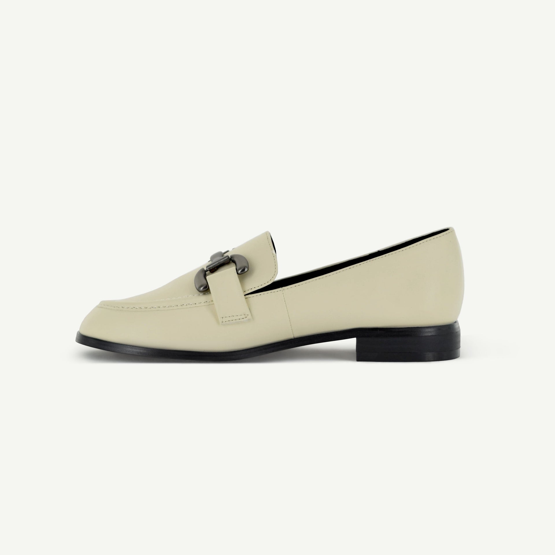 Georgina: Classic Loafer - Ecru