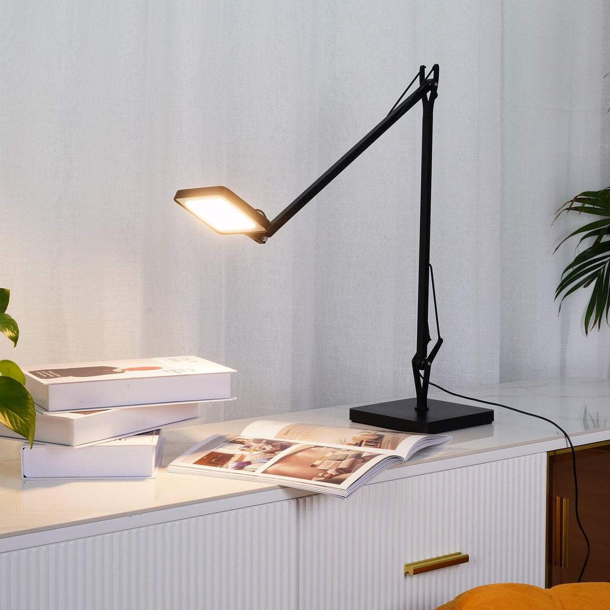 Edge Table Lamp 22.8