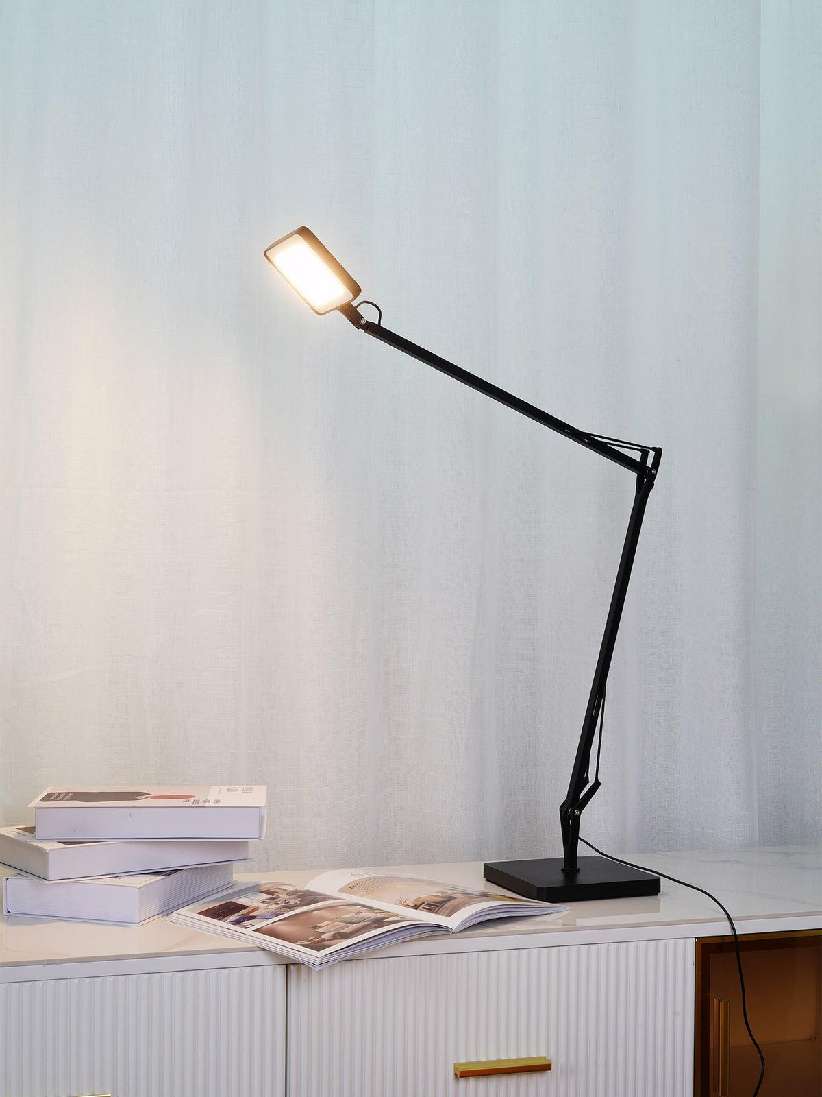 Edge Table Lamp 22.8
