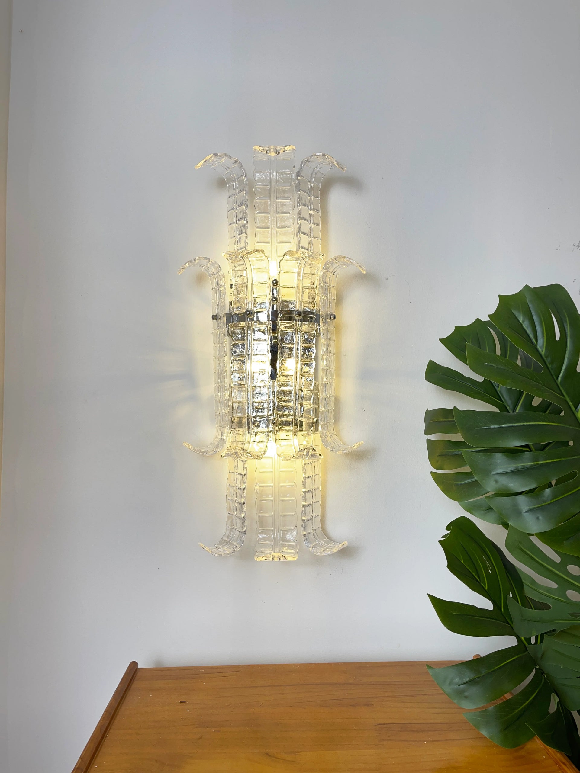 Elegant Murano Leaf Shape Glass Wall Sconce