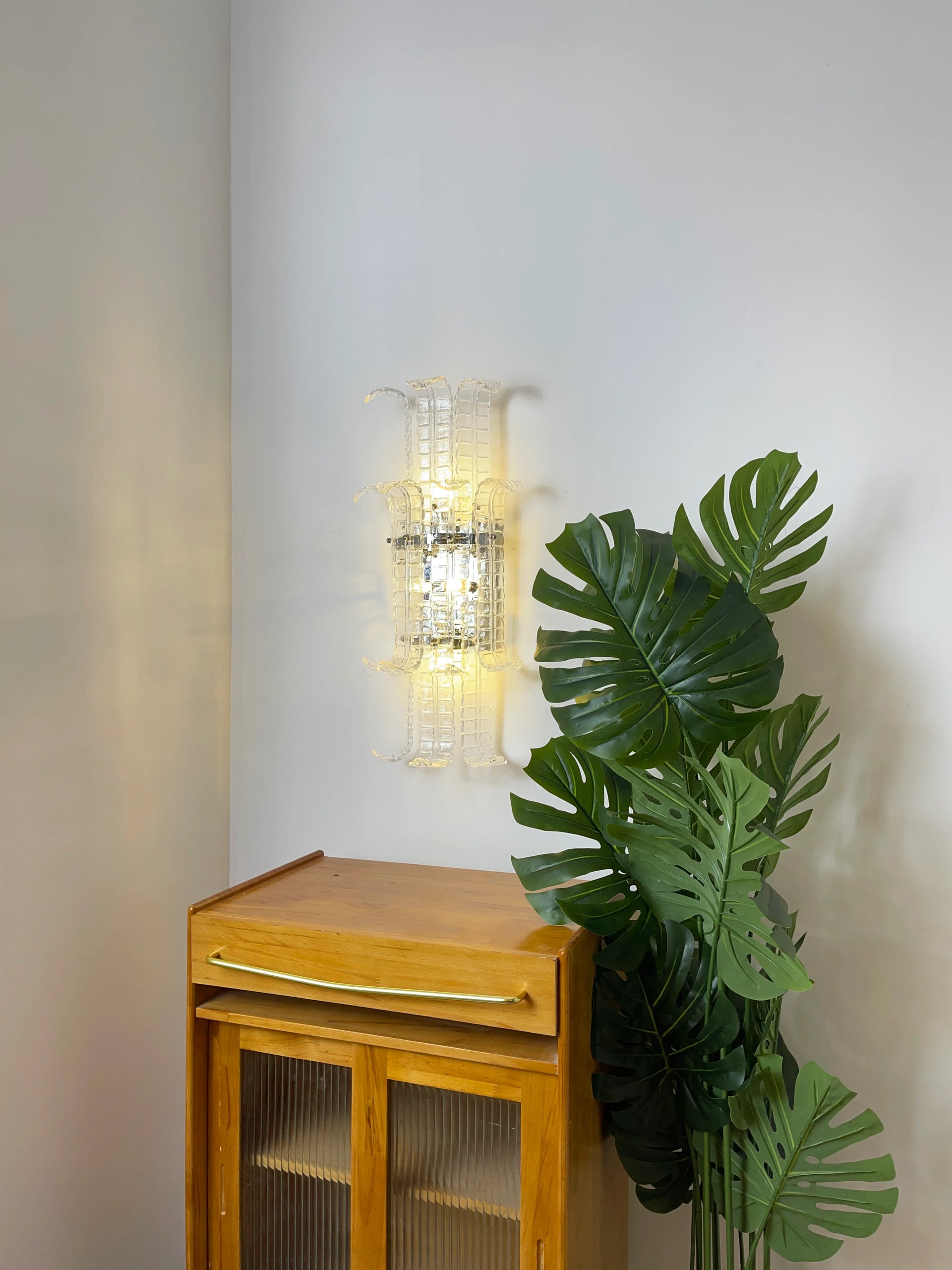 Elegant Murano Leaf Shape Glass Wall Sconce