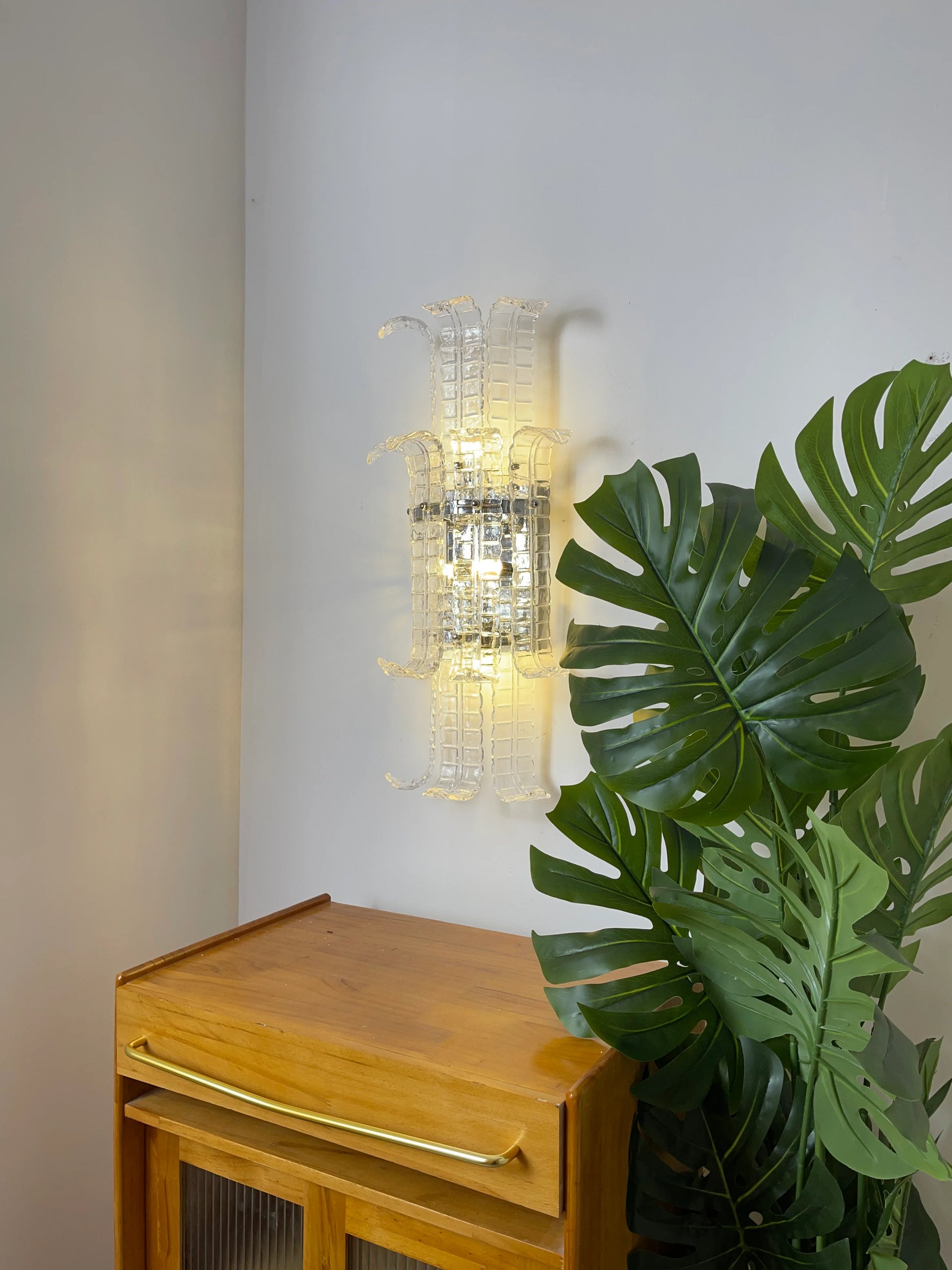 Elegant Murano Leaf Shape Glass Wall Sconce