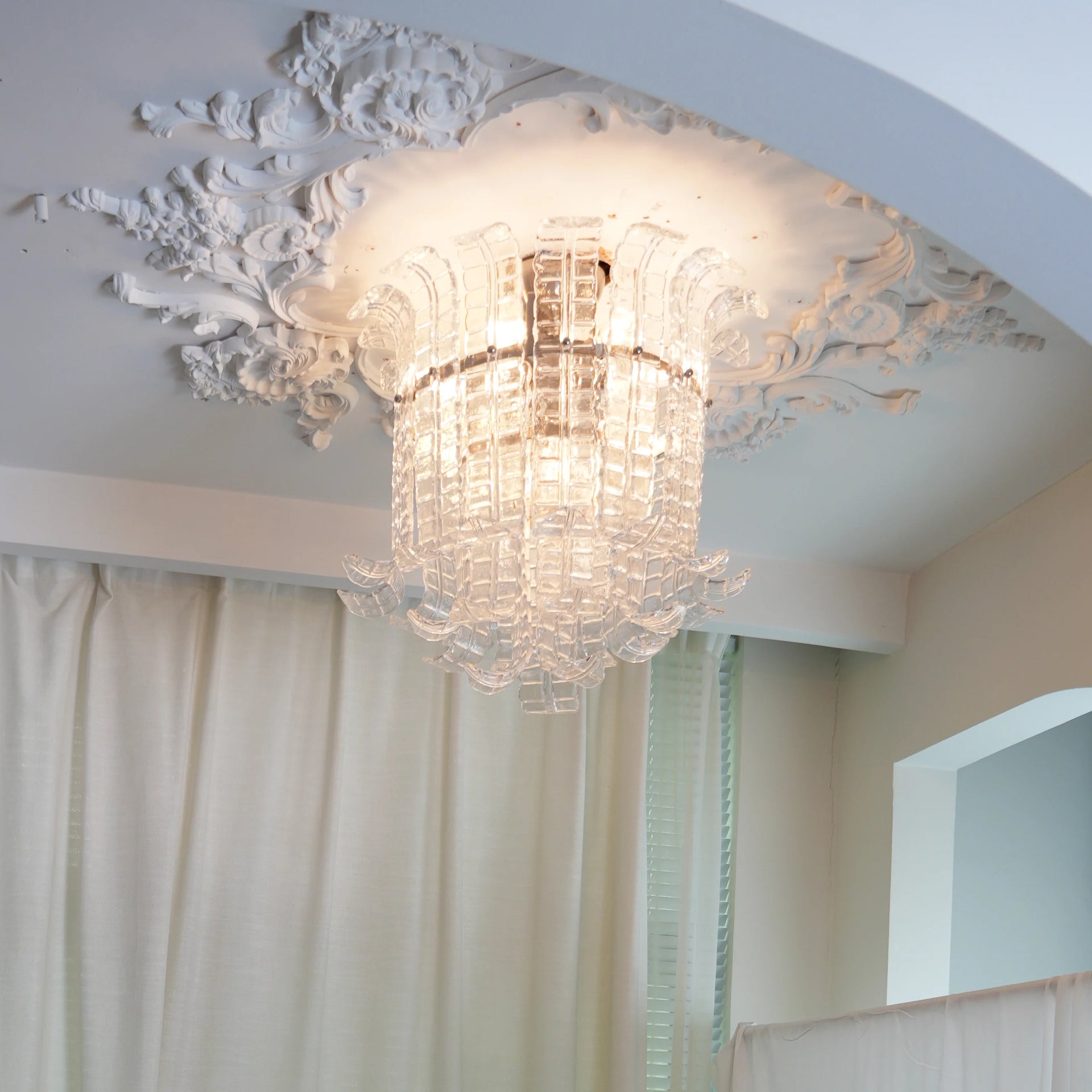 Elegant Murano Leaf Shaped Ceiling Lamp