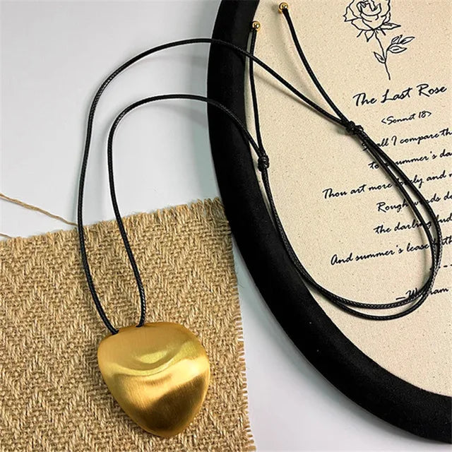 Gold Color Metal Rings Irregular Geometric Wide Noodle Finger Fing for Women Jewelry Retro Light Luxury  New Gift Accessorie