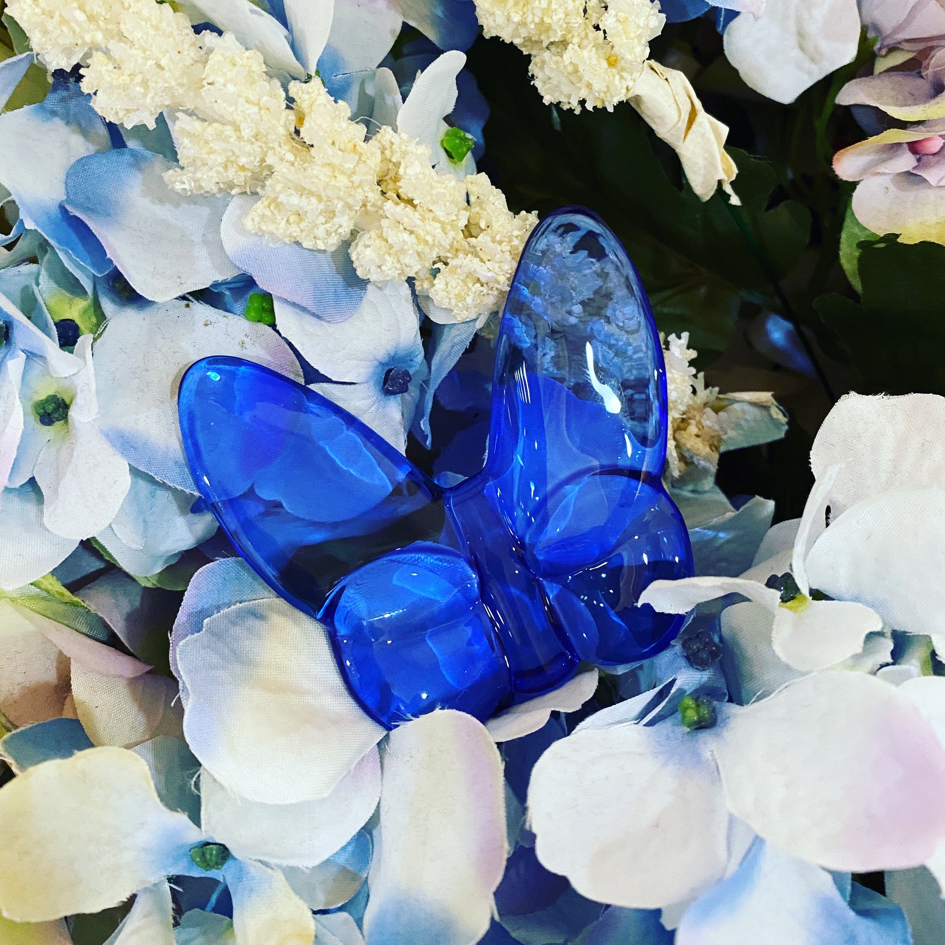 Le Mariposa Crystal Butterfly Figurine in Royal Blue