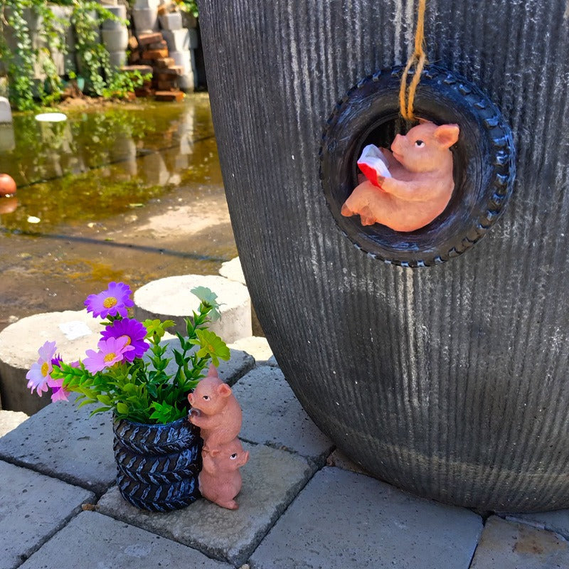 Cute Piggy Reading Tire Courtyard Garden Outdoor Hanger