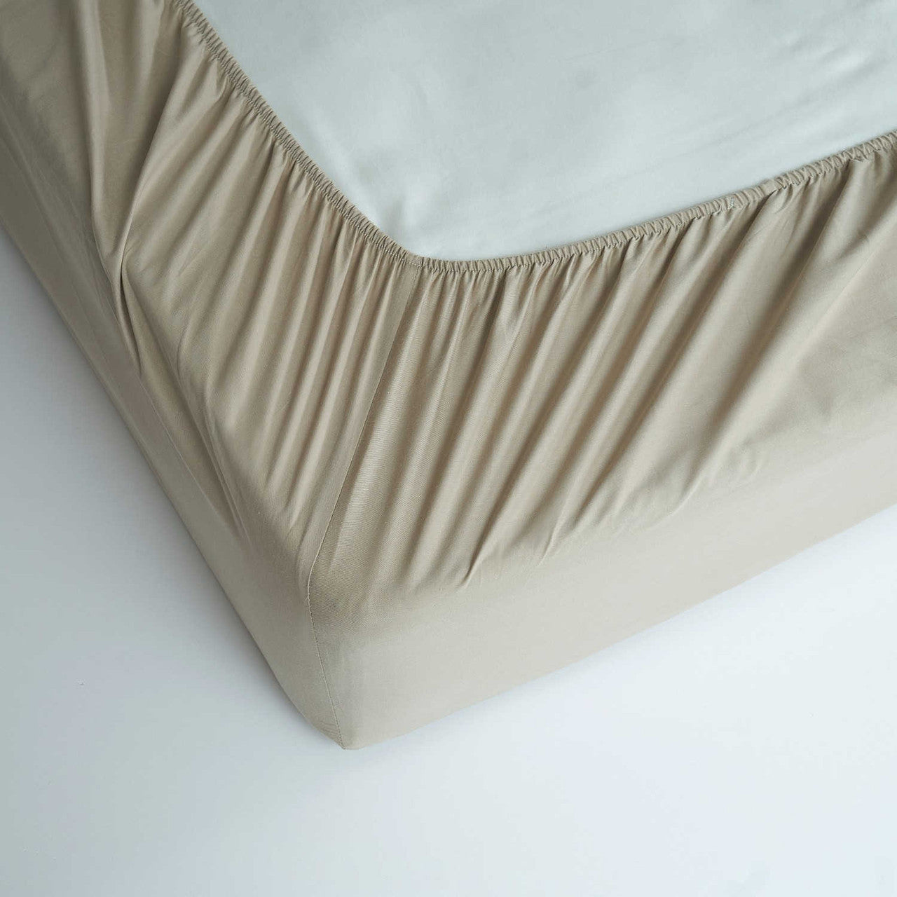 Dolce Mela 6 Pieces Luxury Jacquard Duvet Cover Set - St. Petersburg