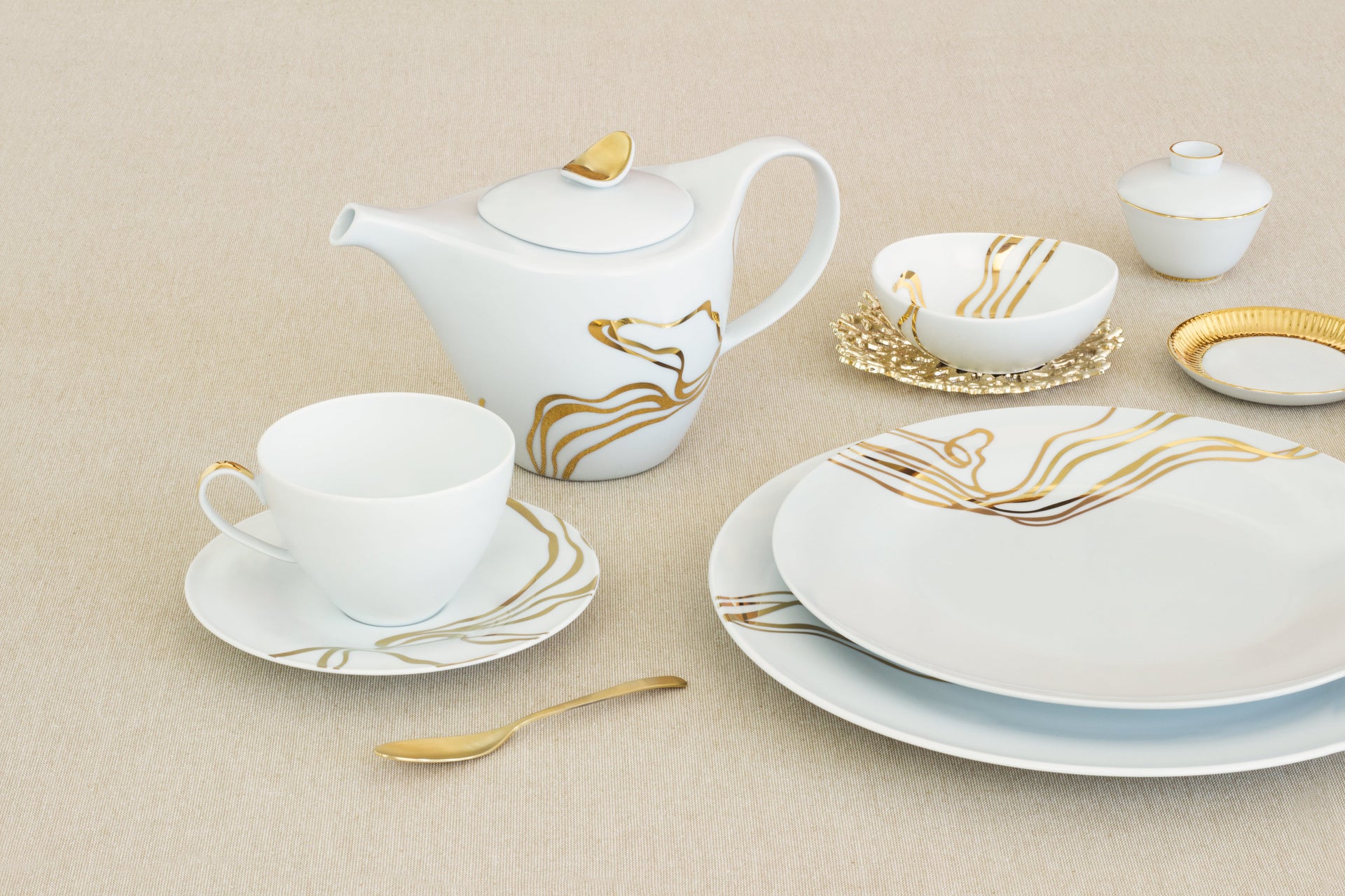 Fiume D'Oro 11-piece Gift Set - Tea Service for 4
