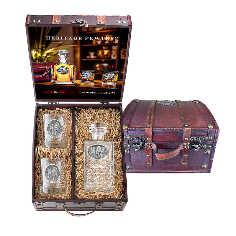 Wolves Heritage Decanter and 2 Glasses with Chest Box