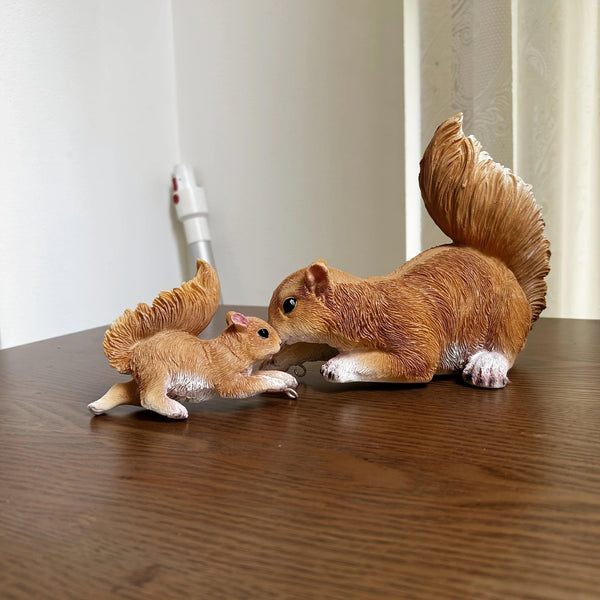 Handcrafted Realistic Mother and Baby Squirrel Climbing Garden Statue