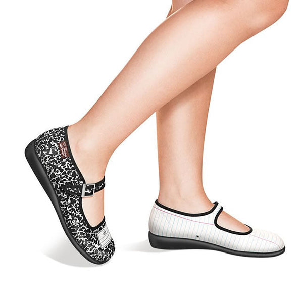 Hot Chocolate Design
Chocolaticas® NOTEBOOK Mary Jane Flat