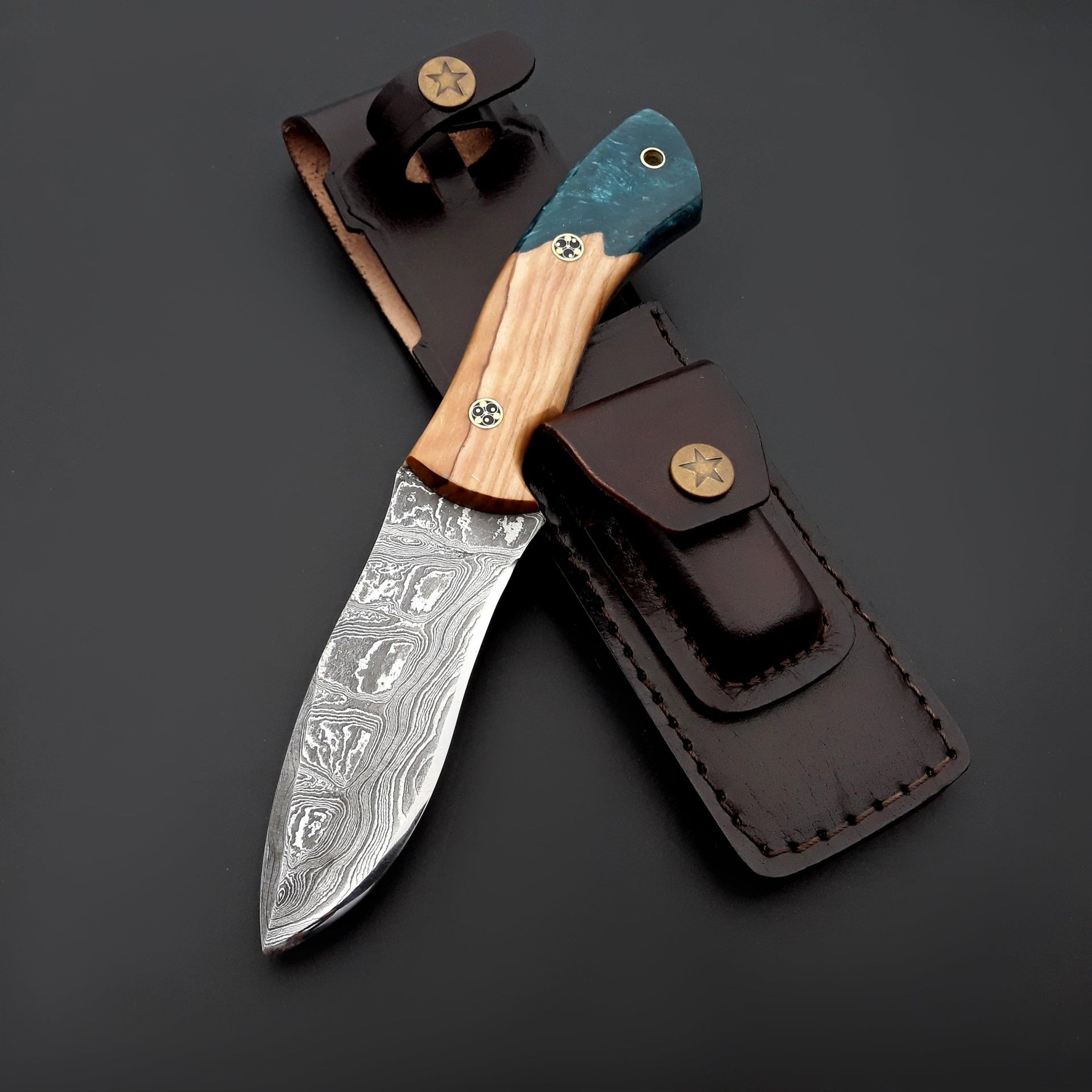 Breeze Hunting Knife with Exotic Olive Wood & Resin Handle