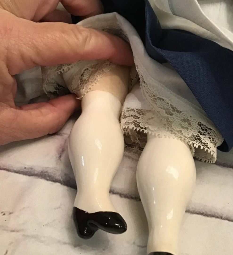 Vintage Porcelain Pilgrim doll. 16