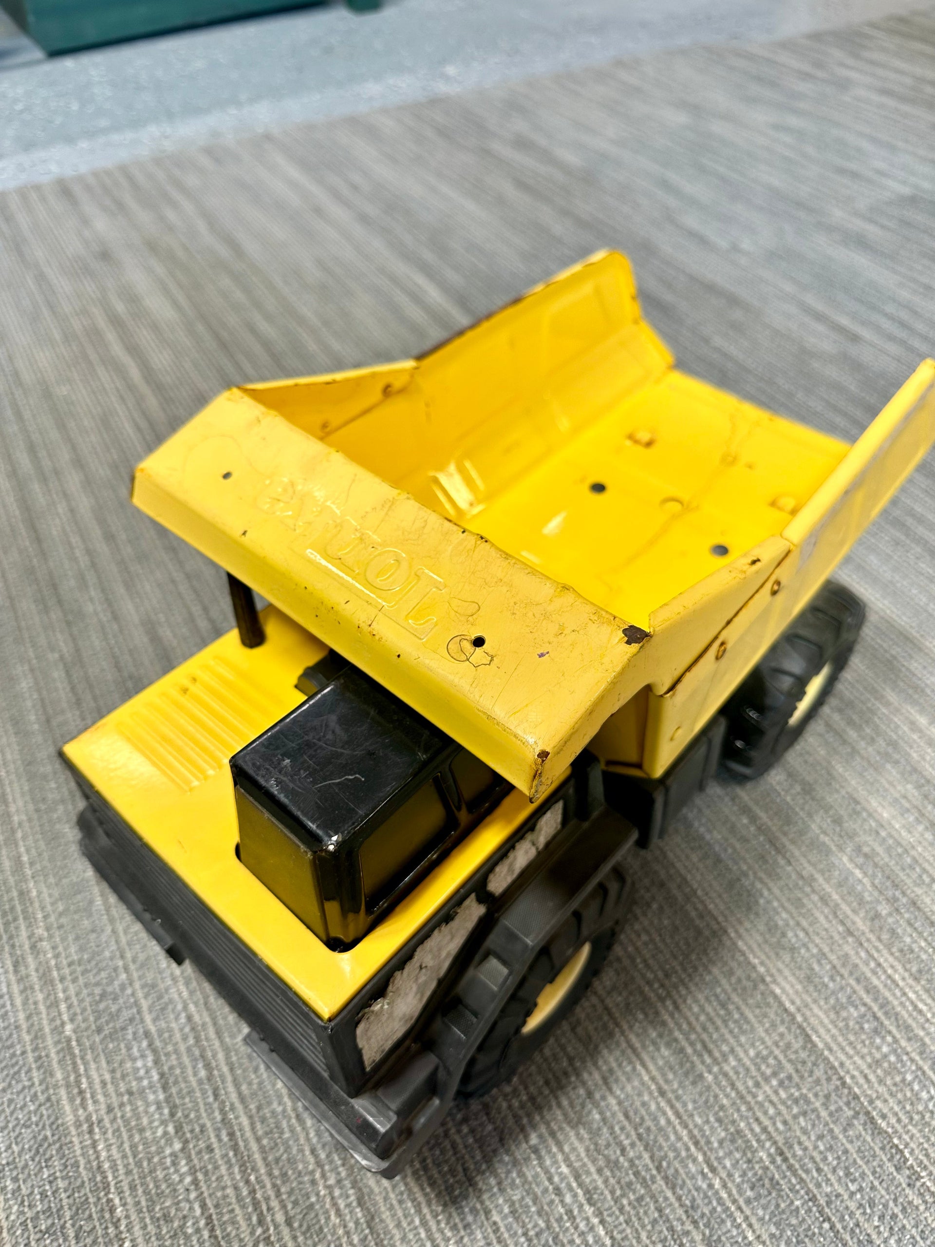 Vintage Tonka Metal Yellow construction toys