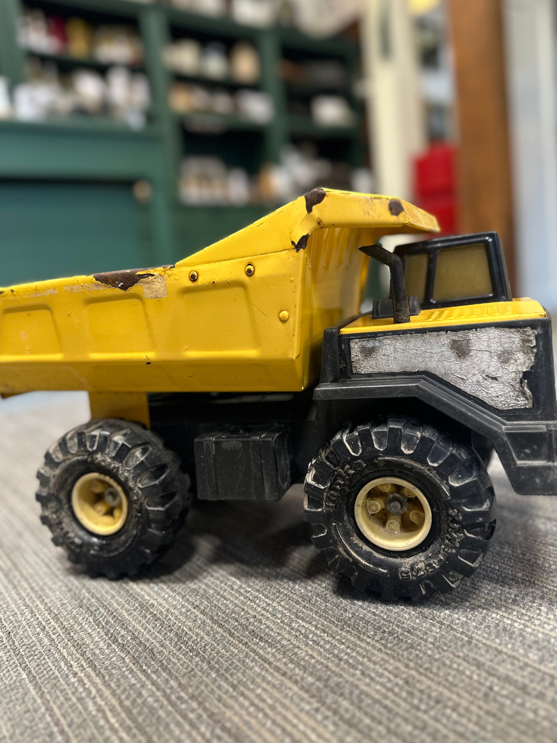 Vintage Tonka Metal Yellow construction toys