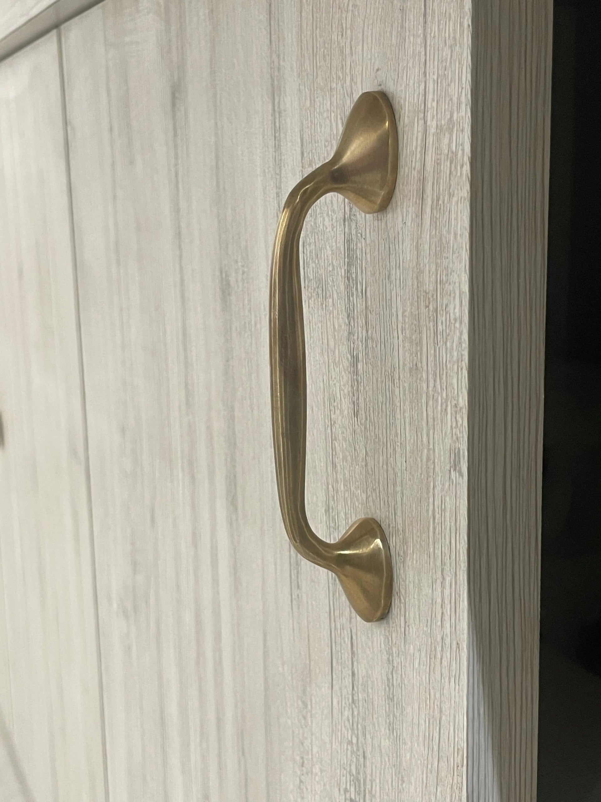 Richmond Cabinet Pulls - Antique Brass