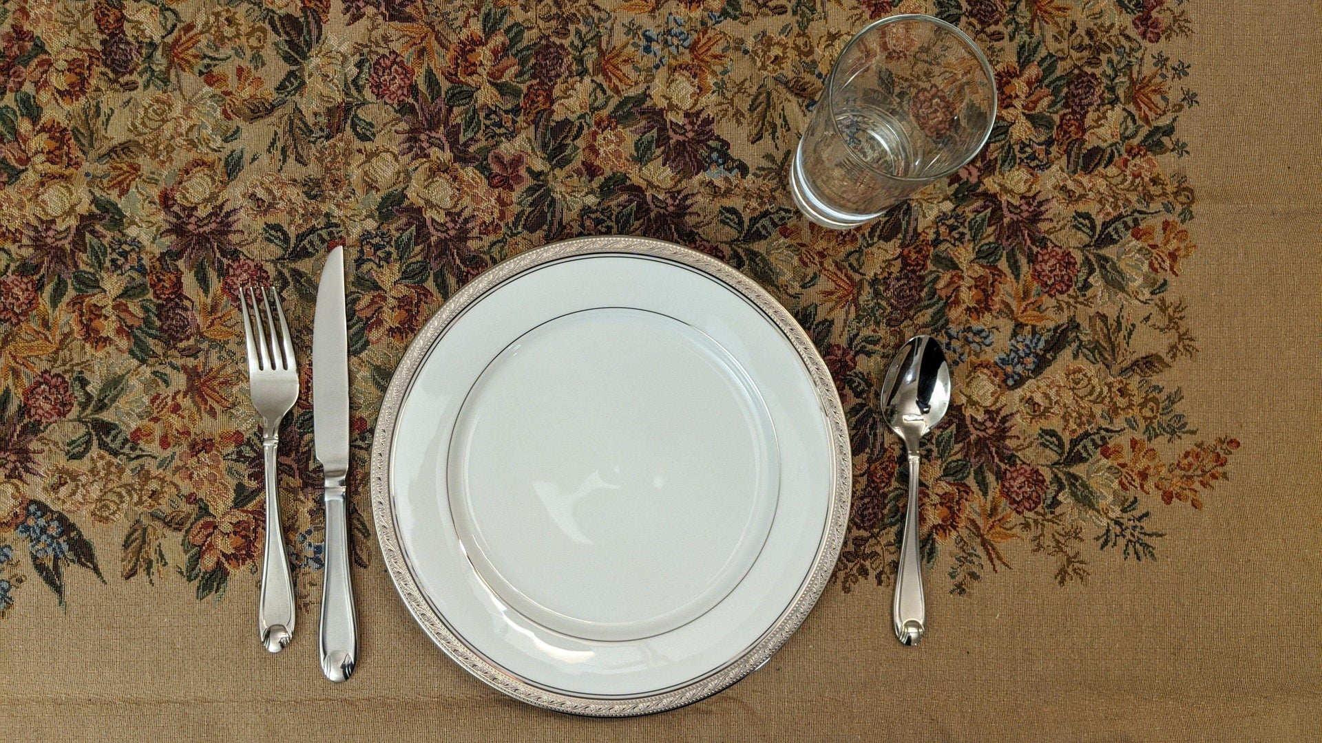 DaDa Bedding Wildflower Wonderland Floral Golden Beige Tan Square Dining Table Cloth (3100)