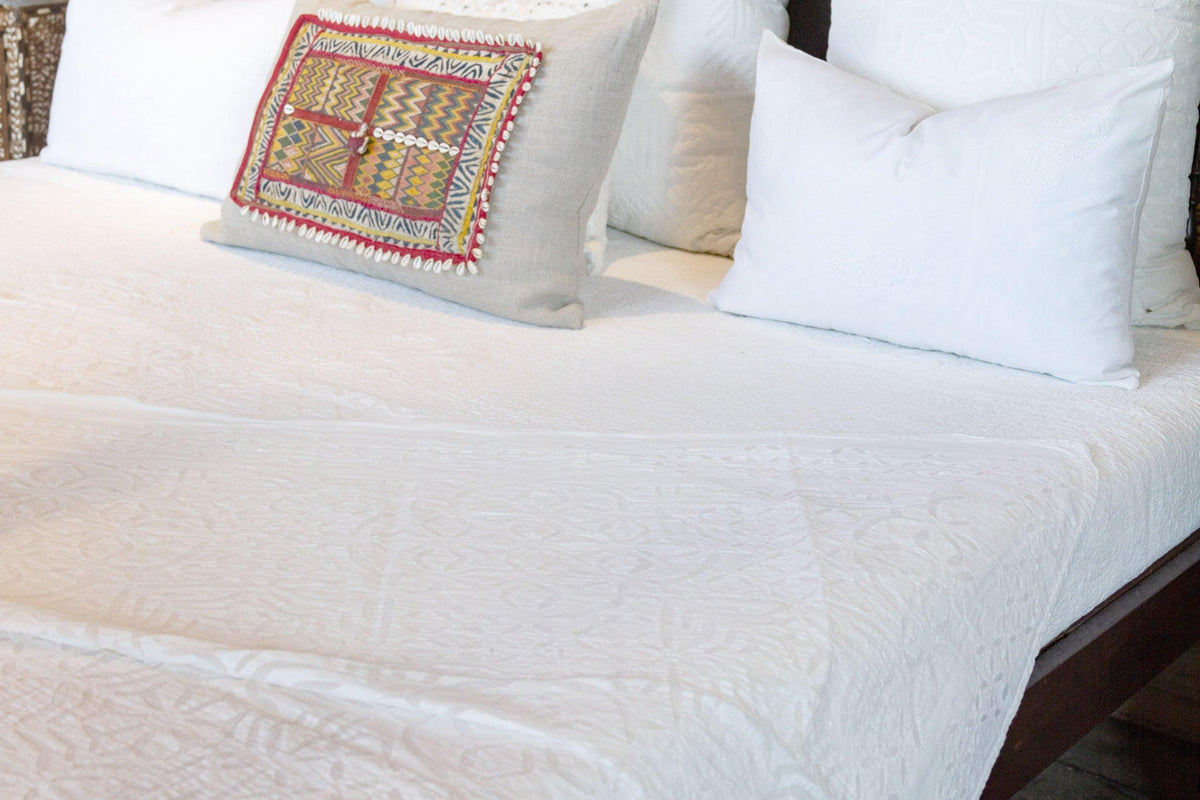 Clara Applique Coverlet