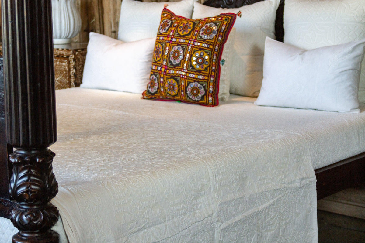 Zuri Applique Coverlet