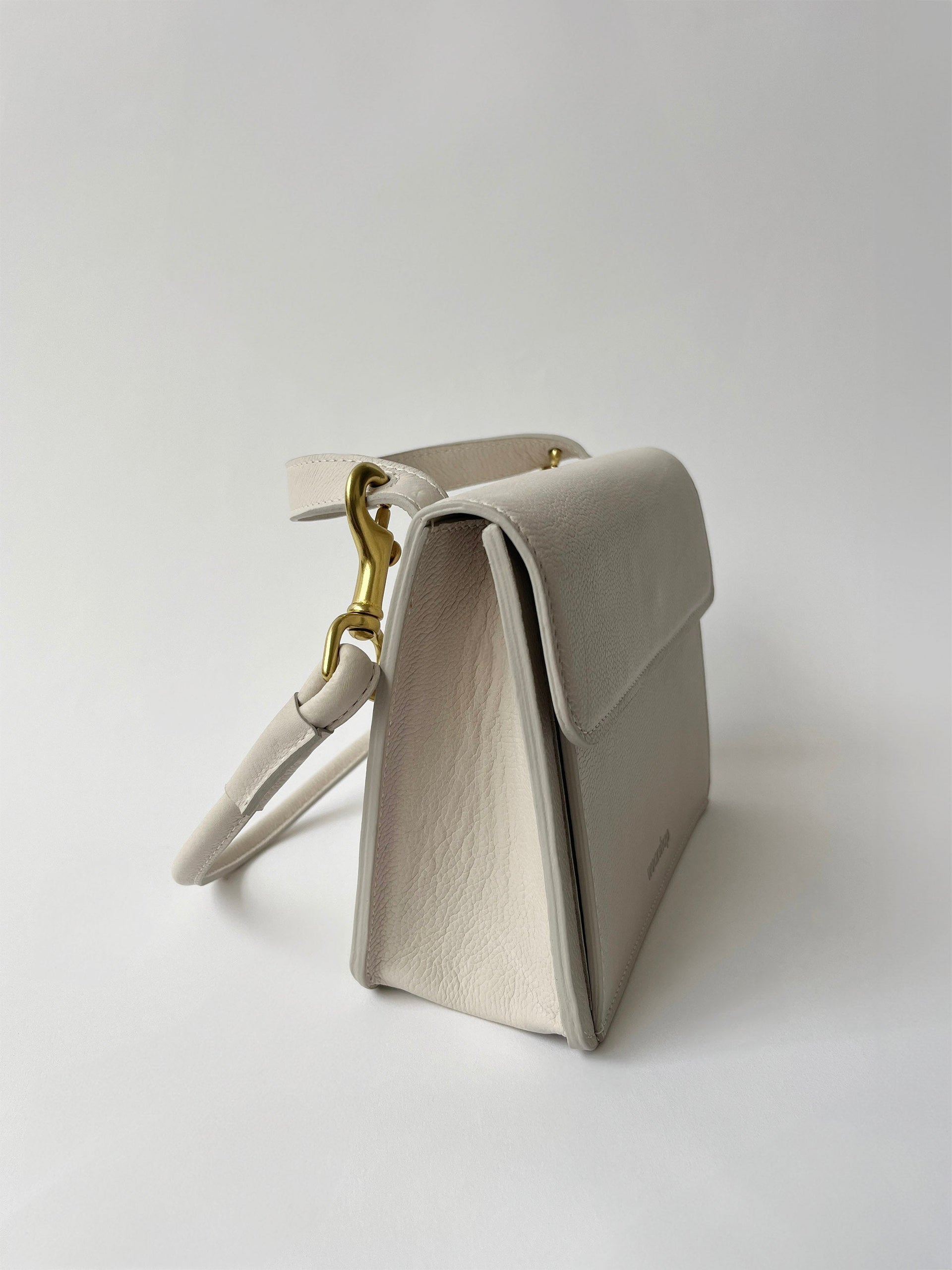 Vietta Piccola White Wearshop