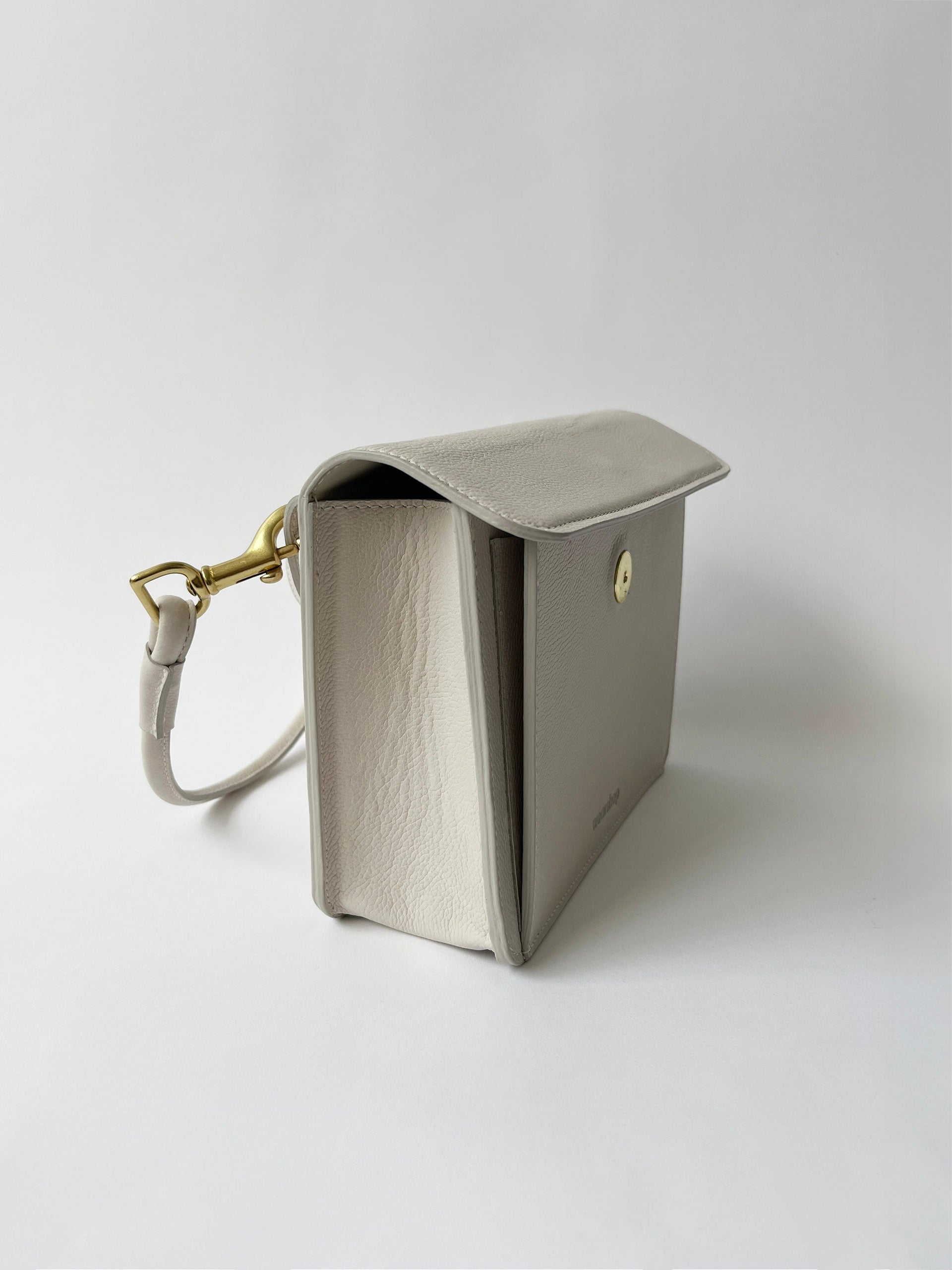 Vietta Piccola White Wearshop